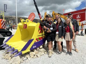 Earthmoving Equipment Manufacturer Donates to Lighthouse Construction Industry Charity